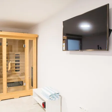 Melody M With Private Pool Apartment Split